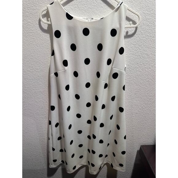 Ann klein Dresses & Skirts - Anne Klein poka dot white dress size M/Medium midi‎ size 8 ptp 19 length 36